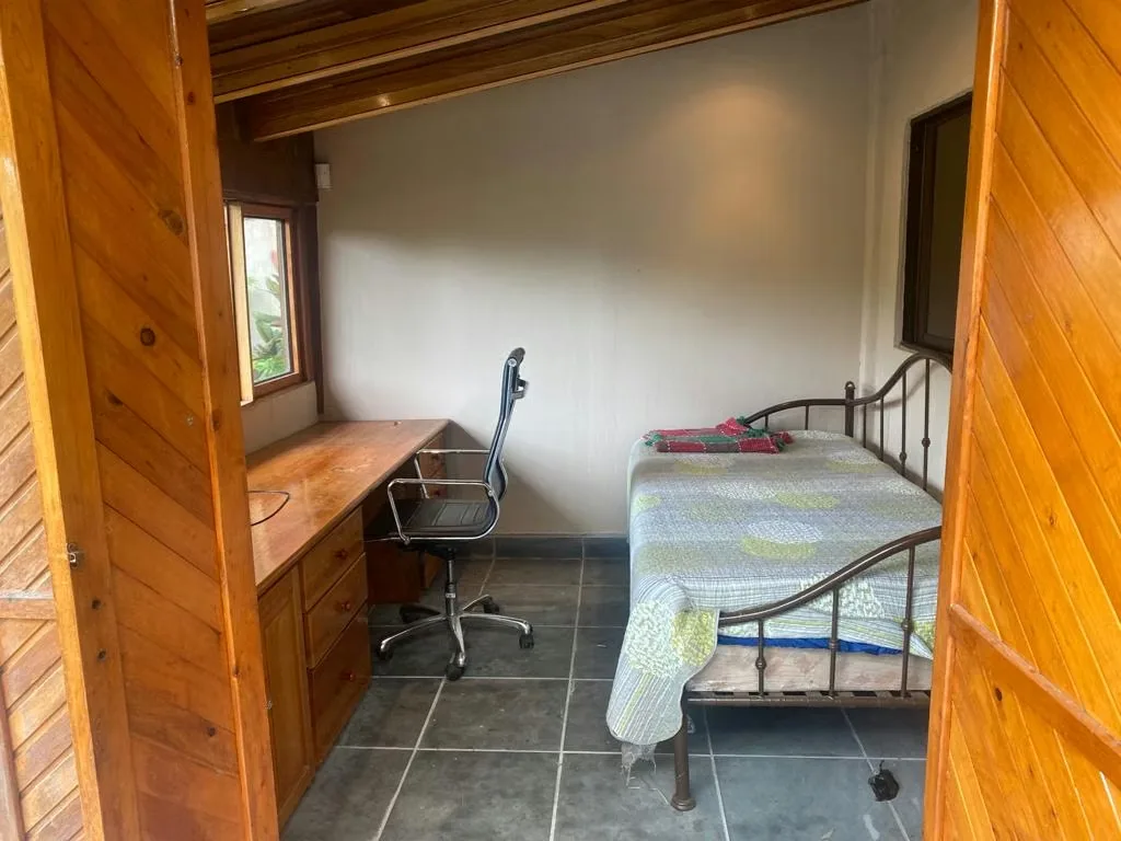 Quality3 storey completely furnished house with fantastic views. With views of the city and lights. Large kitchen area, dining room plus full washing and drying machines ., ..., photo 12