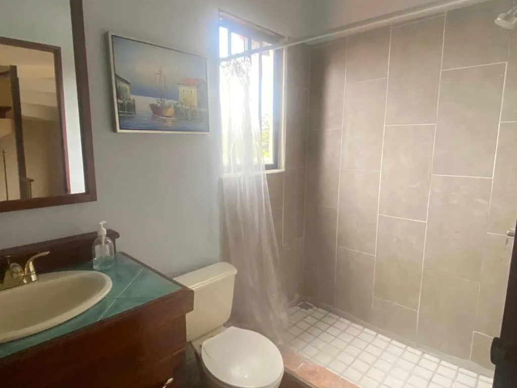Quality3 storey completely furnished house with fantastic views. With views of the city and lights. Large kitchen area, dining room plus full washing and drying machines ., ..., photo 6