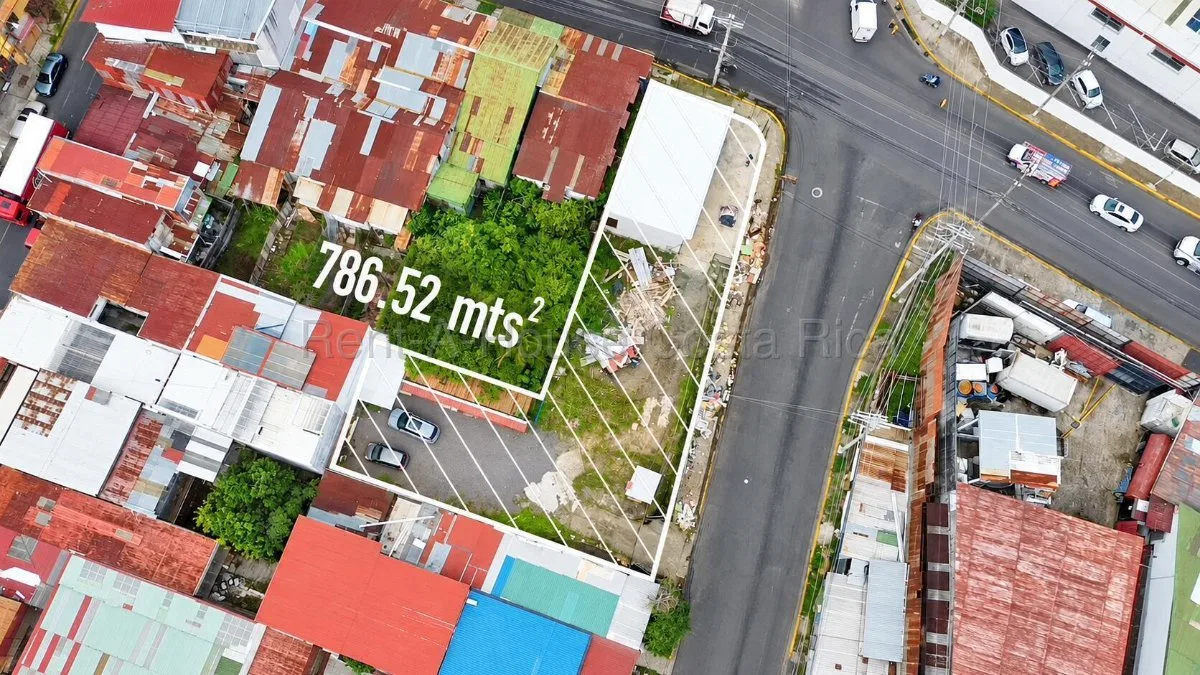 VENTA Lote Comercial Esquinero en Tibás –786 m²– Alta Exposición Vehicular - Venta en Tibás