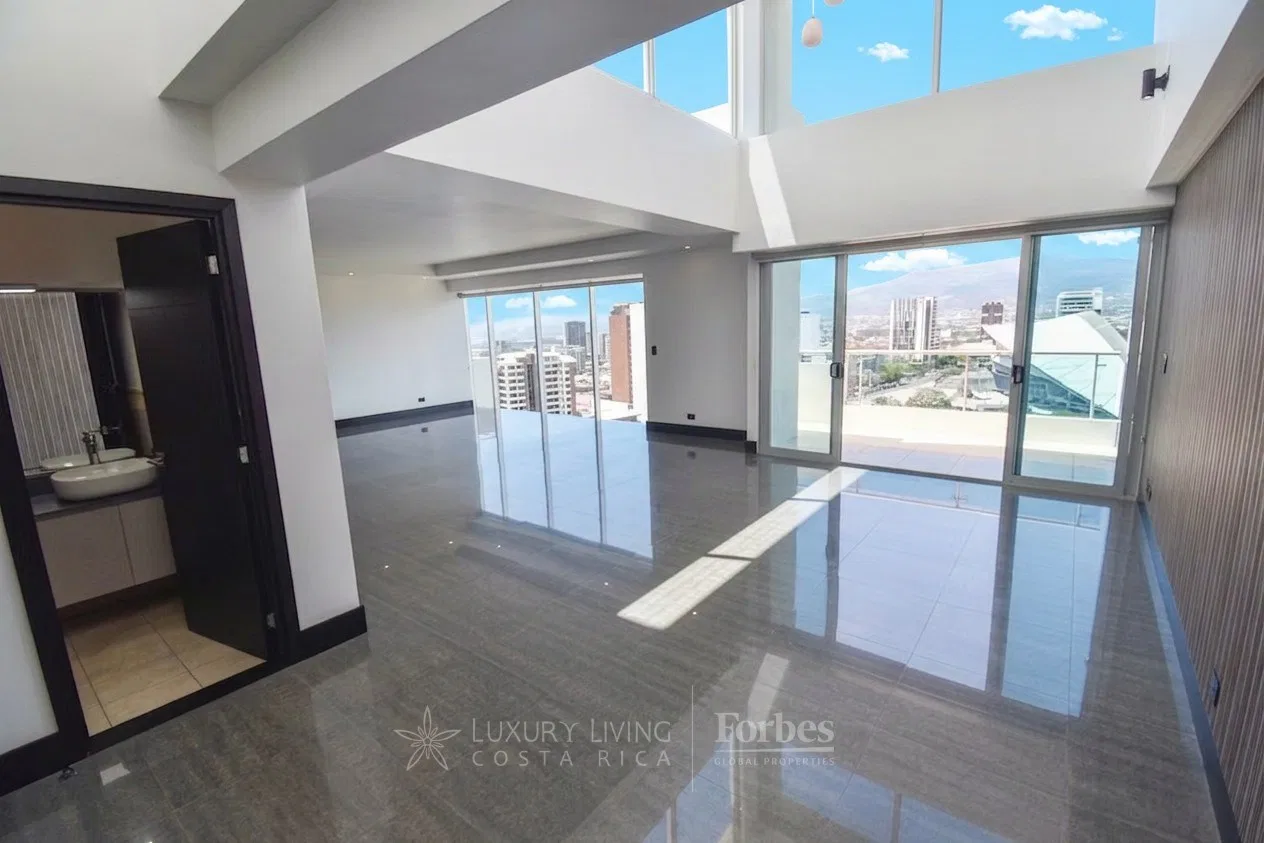 Penthouse 322 m², 2 Levels, View of the National Stadium and La Sabana
