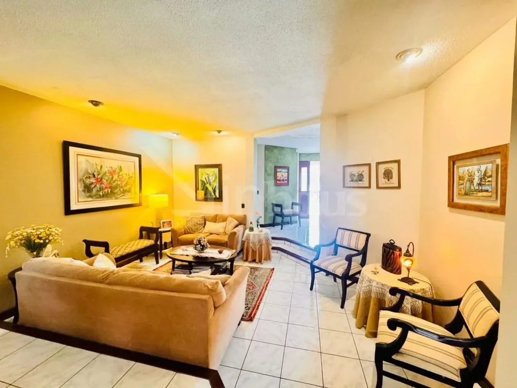 Descubra una propiedad diseñada para brindar comodidad, amplitud y funcionalidad en cada uno de sus espacios. Esta hermosa residencia de una sola planta ofrece una distribución ..., photo 3