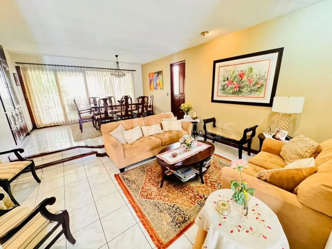 Descubra una propiedad diseñada para brindar comodidad, amplitud y funcionalidad en cada uno de sus espacios. Esta hermosa residencia de una sola planta ofrece una distribución ..., photo 5