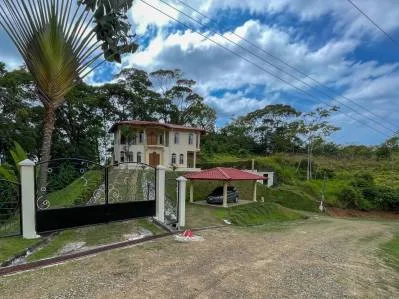 Casa clásica de estilo colonial español de 3 dormitorios con vista a la jungla, photo 7