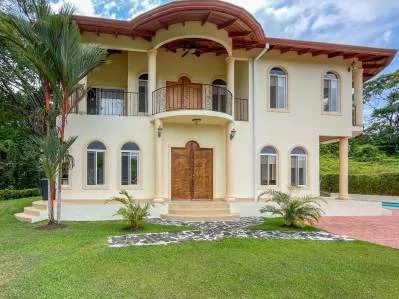 Casa clásica de estilo colonial español de 3 dormitorios con vista a la jungla, photo 9