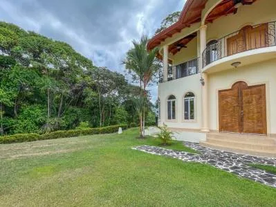 Casa clásica de estilo colonial español de 3 dormitorios con vista a la jungla, photo 10