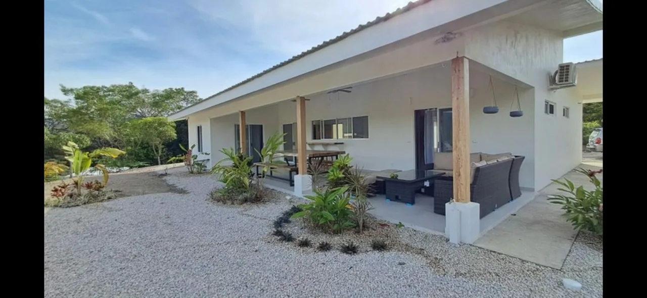 Casa Chakana – 1.47-Acre Tropical Retreat with Infinity Pool near Sámara, Costa Rica