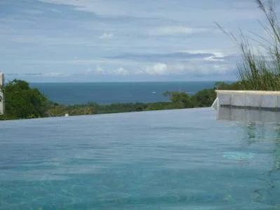 Propiedad con Vista al Océano y Montaña, con Bed & Breakfast, Viviendas y Amplio Terreno en Uvita, photo 3