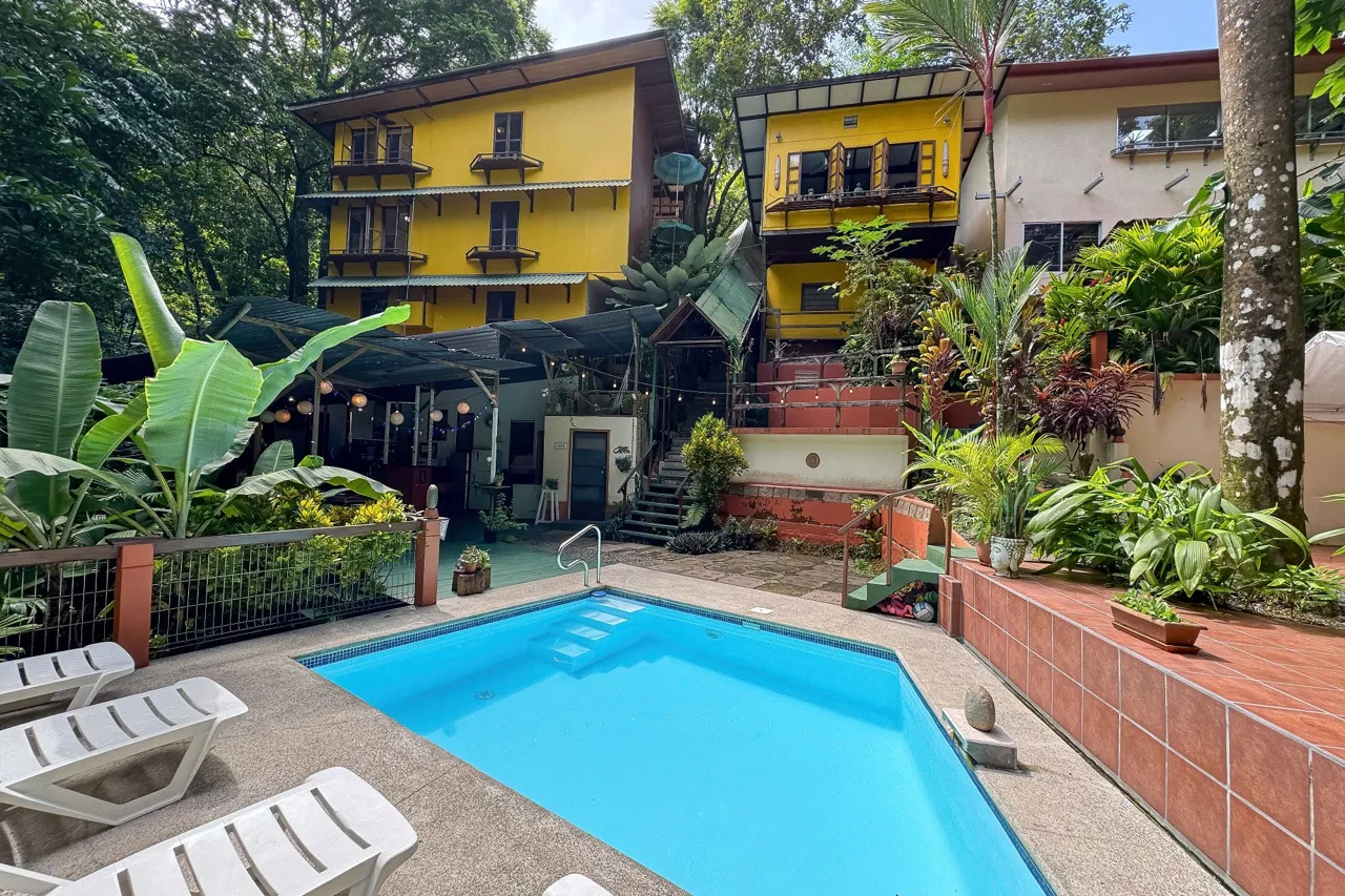 HOTEL PROPERTY WITH TEN BEDROOMS HOME, IN MANUEL ANTONIO – 0.3 ACRES