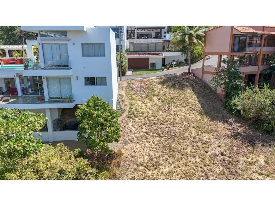 Lote de 691.12m2 en Altos de Leonamar, Punta Leona