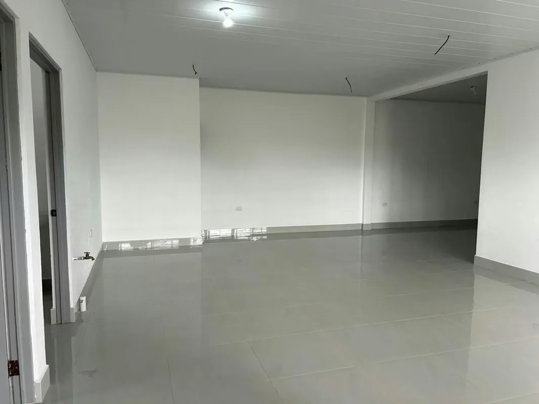 Commercial space for rent with ample parking in San Pedro. ID 41932, photo 7