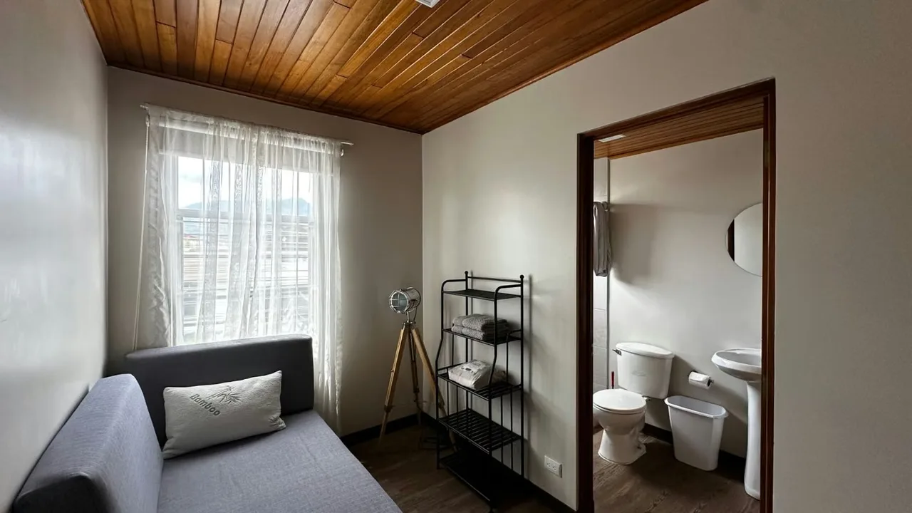 Espacio, iluminación natural y una ubicación estratégica en Sabana Sur. Este apartamento amueblado de 150 m² ofrece una alternativa residencial para quienes buscan amplitud ..., photo 10