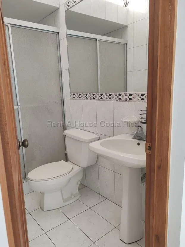 Venta | Elegante apartamento dúplex con amplios espacios en Tibás #26-2234 GS - Venta en Tibás