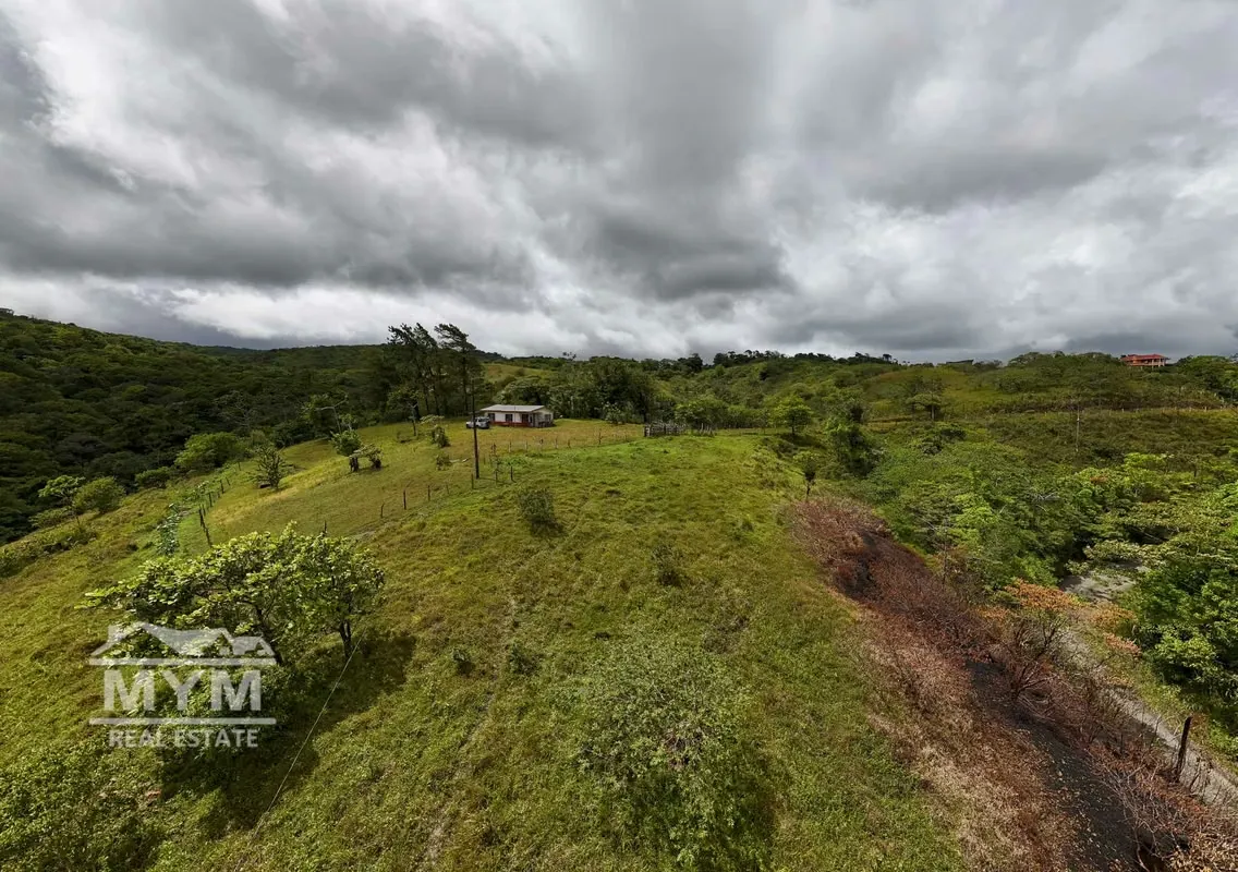 A unique 15.4-hectare property with potential for tourism and residential development., photo 3