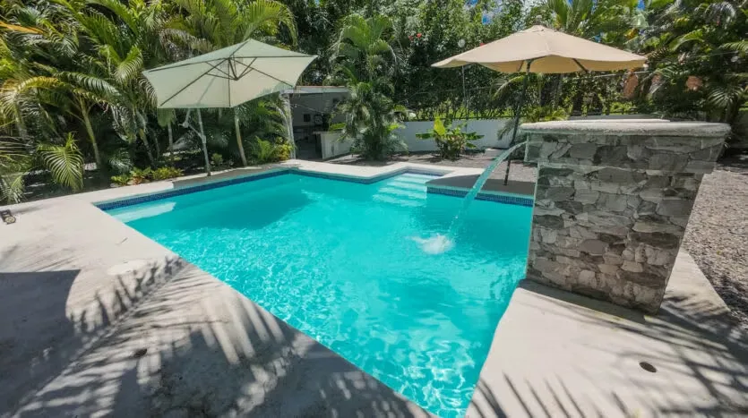 Code: 111054 Discover your new rest home in the beautiful Central Pacific. This charming house in Guacalillo, Puntarenas, is just 5 minutes from the Guacalillo Rock. In addition, it is ...