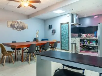 Dos negocios rentables, apartamentos de 2 y dos habitaciones, 8 unid de alquiler en su ubicación., photo 10