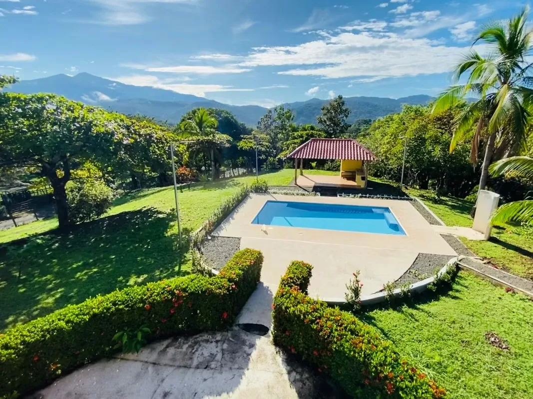 9,000 m² Property with House and Pool Near Jacó for Sale