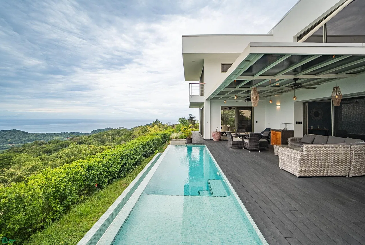 Casa con vista al mar, piscina infinita y apartamento de huéspedes – cerca de Playa Carrillo