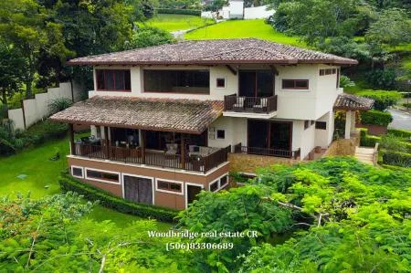 CASA DE LUJO EN VENTA CR BRASIL DE MORA COLON