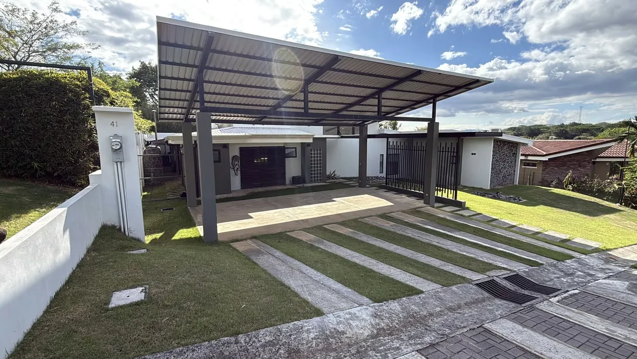 One-storey house in Quintas Valle del Dorado, La Guátima, exclusively marketed. Built in 2018 on a lot of 1.111.14 m ², it offers 558 m ² of construction and a distribution that ..., photo 13