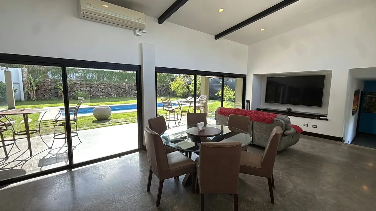 One-storey house in Quintas Valle del Dorado, La Guátima, exclusively marketed. Built in 2018 on a lot of 1.111.14 m ², it offers 558 m ² of construction and a distribution that ..., photo 14