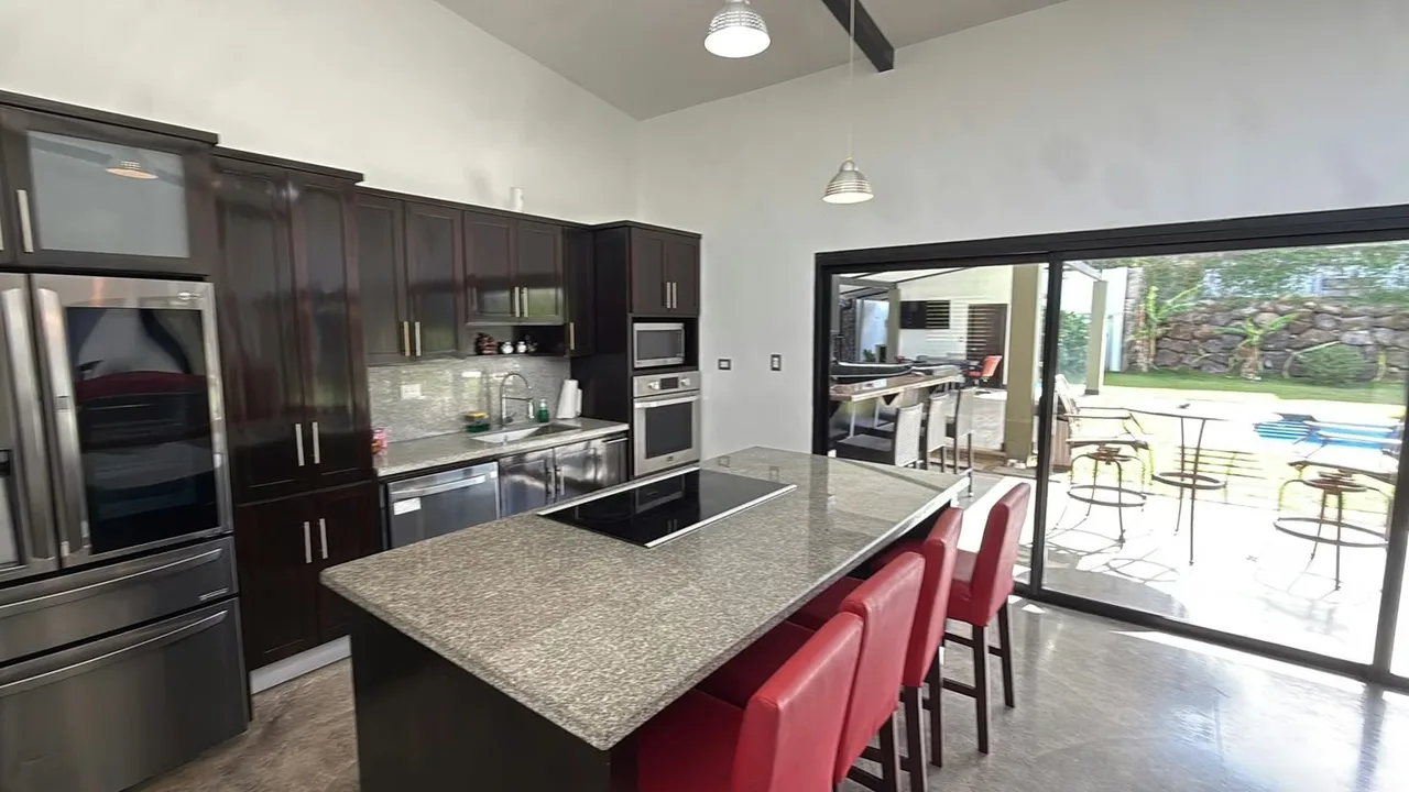 One-storey house in Quintas Valle del Dorado, La Guátima, exclusively marketed. Built in 2018 on a lot of 1.111.14 m ², it offers 558 m ² of construction and a distribution that ..., photo 15