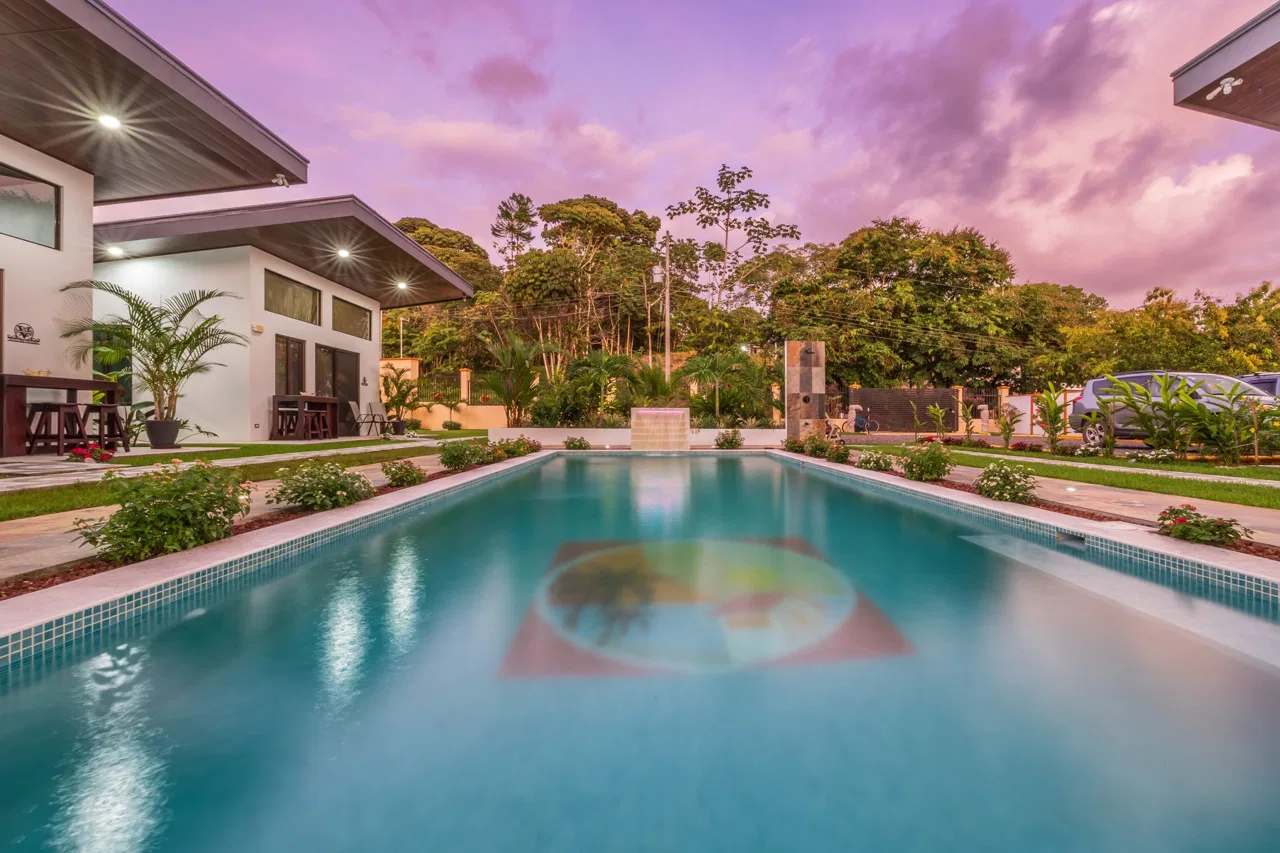 3 RENTAL CASITAS AND A 2 BEDROOM HOME MINUTES TO UVITA – 0.35 ACRES, photo 7
