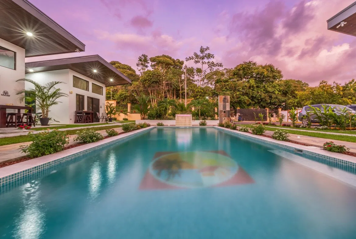 3 RENTAL CASITAS AND A 2 BEDROOM HOME MINUTES TO UVITA – 0.35 ACRES, photo 8