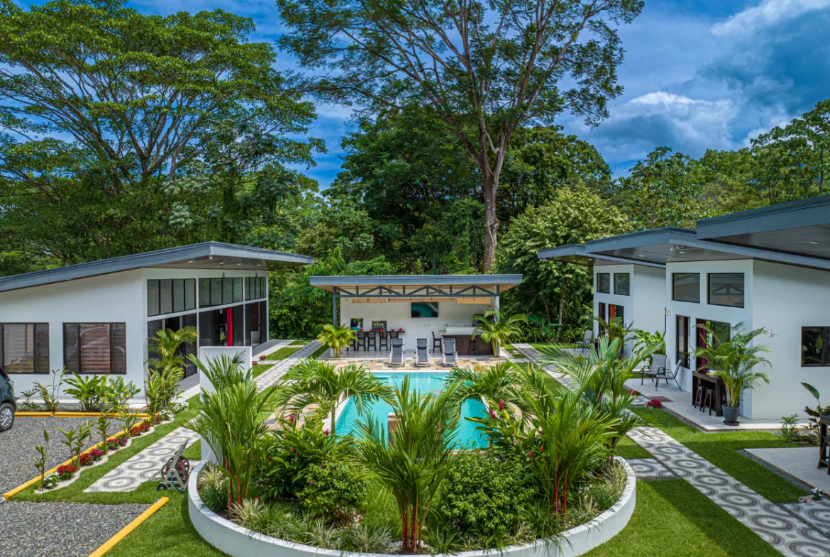 3 RENTAL CASITAS AND A 2 BEDROOM HOME MINUTES TO UVITA – 0.35 ACRES, photo 10