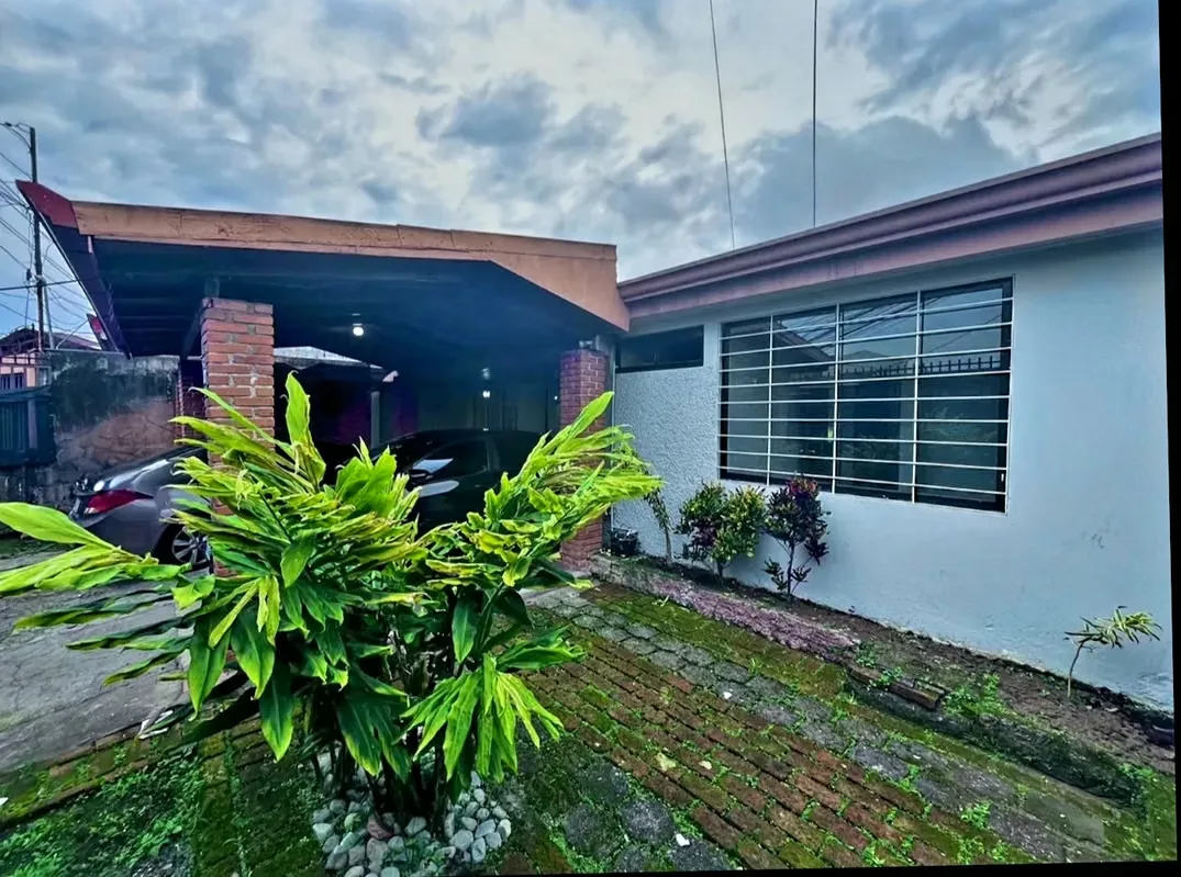 Pet Friendly - Independent house with large courtyard, located 5 minutes from Rotonda de La Bandera in San Pedro., photo 2