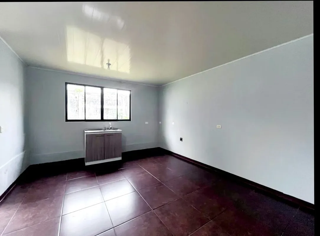 Pet Friendly - Independent house with large courtyard, located 5 minutes from Rotonda de La Bandera in San Pedro., photo 5