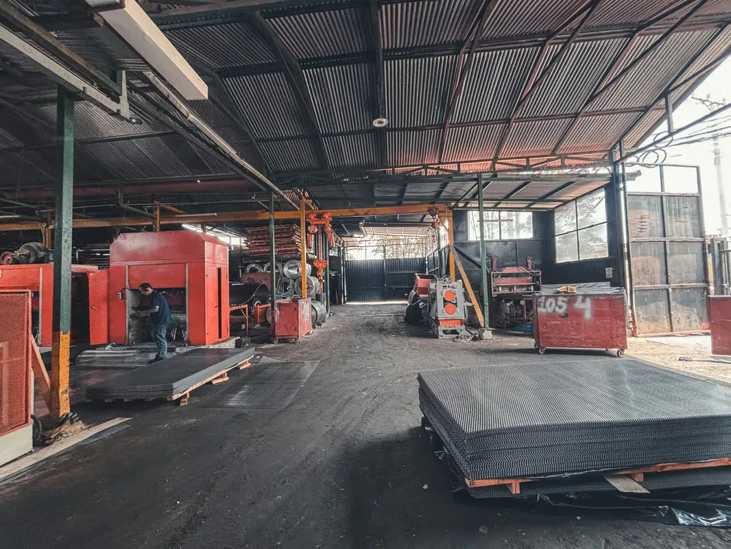 Optimice su operación en una ubicación estratégica con esta amplia bodega industrial en Curridabat, diseñada para empresas que requieren eficiencia, espacio y capacidad ...