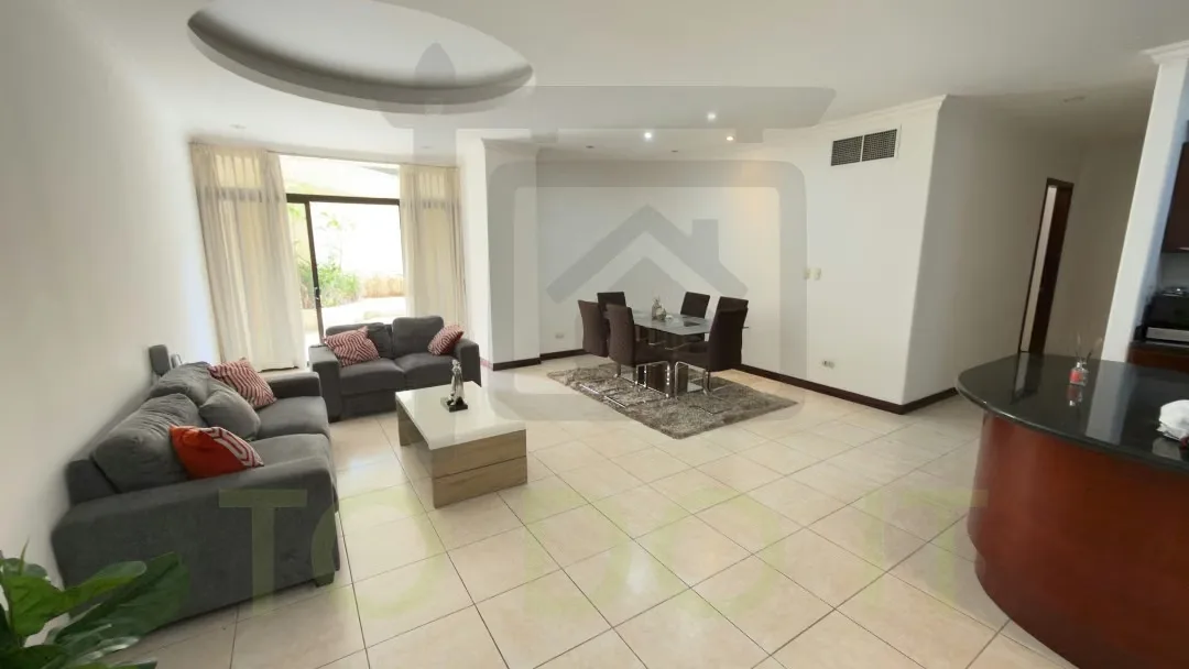 3 bedroom apartment, 2.5 bathrooms, 2 parking spaces, in condo tower, with excellent central location in Escazu, very complete AMOBLADO, with spectacular terrace and excellent social ...
