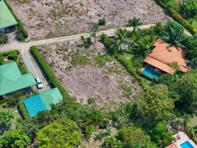 Listo para construir, lote céntrico de 0,38 acres en Ojochal con vistas a la montaña, photo 9