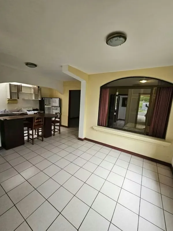 Apartamento en Alquiler en Rohrmoser, Pavas. Detras de Humbolt y Embajada Americana.