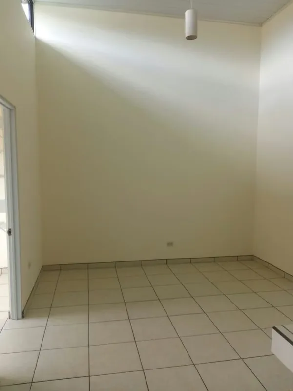 Cómodo para 1 o 2 personas, muy céntrico y accesible a todos los servicios. Incluye cochera 1 vehículo. Negociable, photo 6