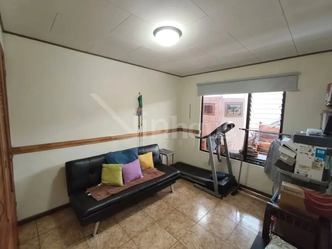 Residencial Omega alberga esta confortable casa de un nivel, distribuida en un lote de 200 metros cuadrados con igual superficie de construcción. La propiedad dispone de cochera para ..., photo 8