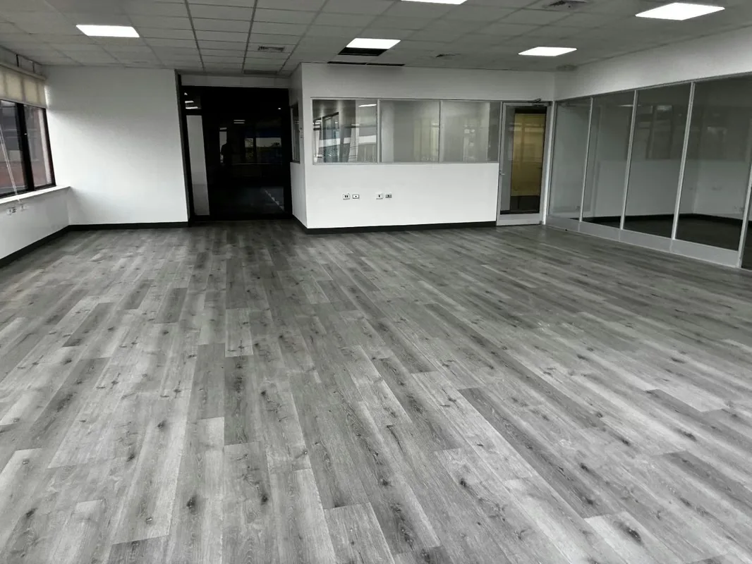Oficina en alquiler de 300 m² en centro corporativo, Paseo Colón, con seguridad 24 horas, photo 2