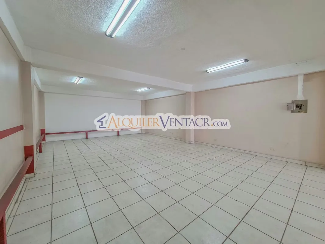 Excelente oportunidad para establecer su empresa en una ubicación estratégica en Sabana Oeste, sobre calle principal, cerca de Pops y UCIMED, con excelente exposición comercial y ..., photo 2