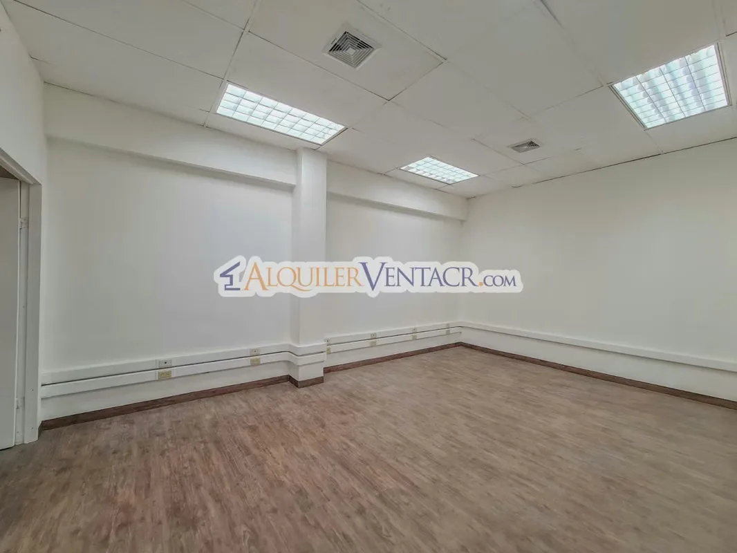 Excelente oportunidad para establecer su empresa en una ubicación estratégica en Sabana Oeste, sobre calle principal, cerca de Pops y UCIMED, con excelente exposición comercial y ..., photo 3