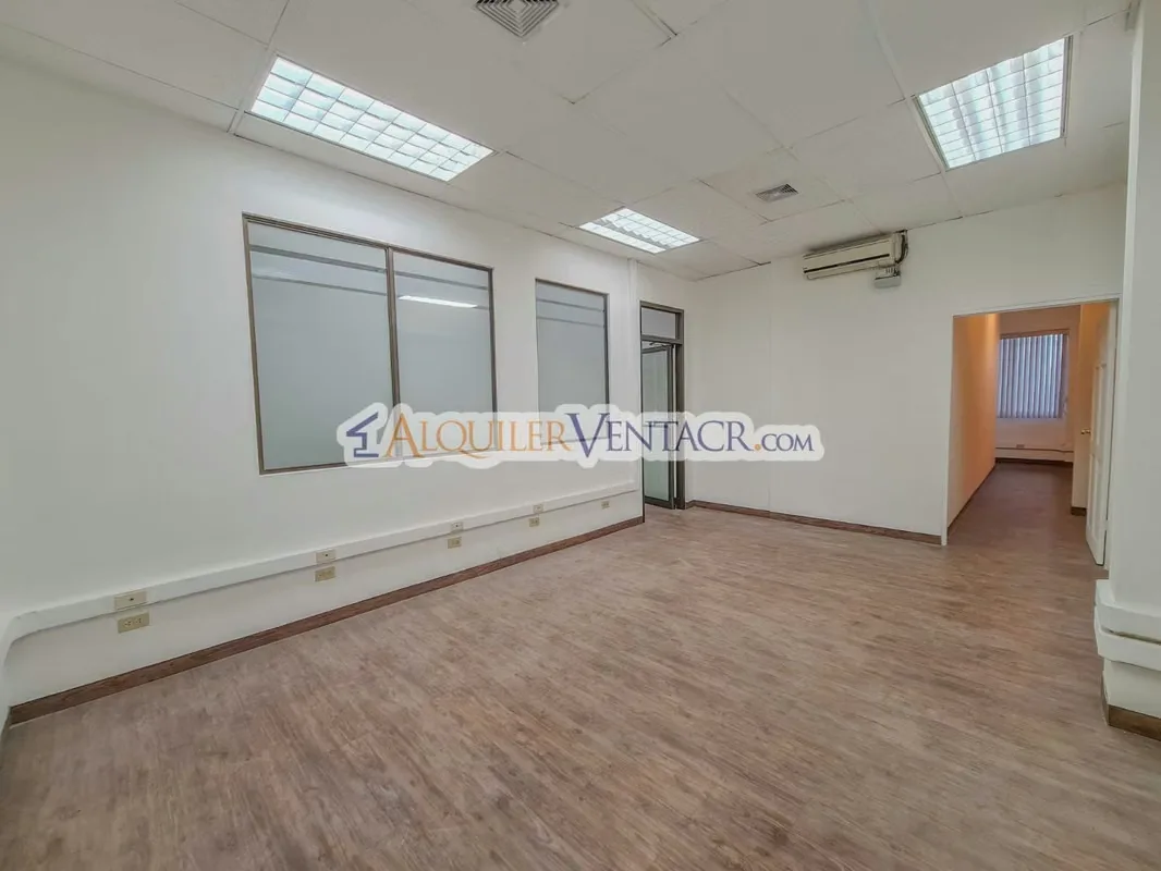 Excelente oportunidad para establecer su empresa en una ubicación estratégica en Sabana Oeste, sobre calle principal, cerca de Pops y UCIMED, con excelente exposición comercial y ..., photo 4