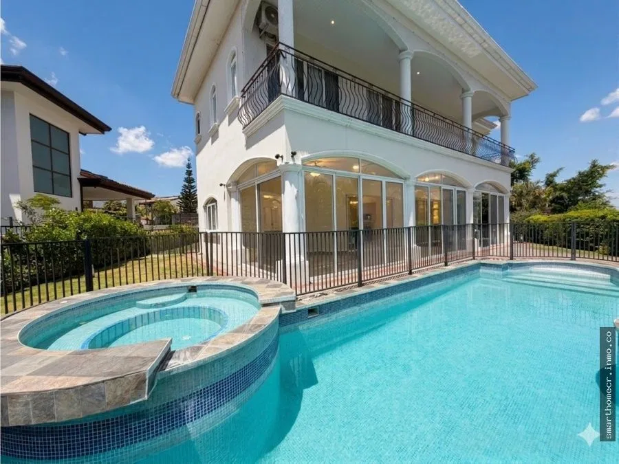 ALQUILER DE CASA CONDOMINIO VILLA REAL, SANTA ANA