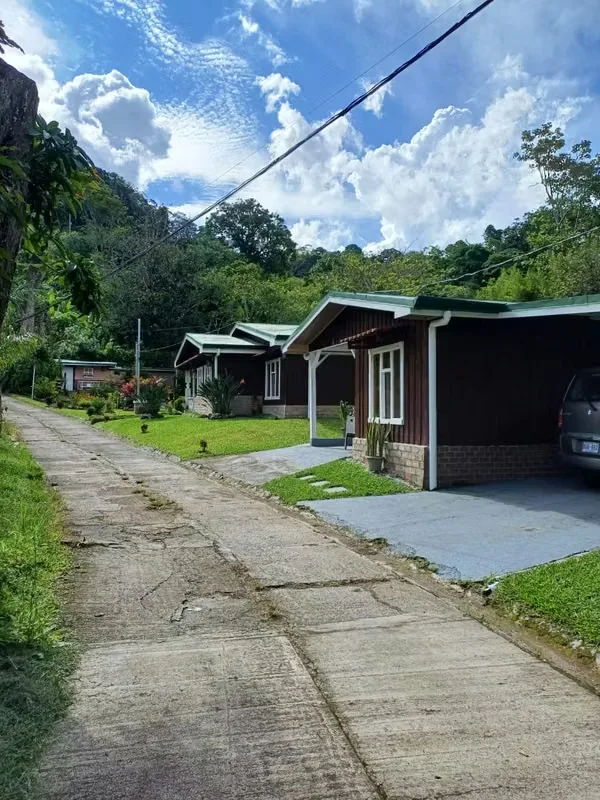 Nestled in the mountains of Acosta, Costa Rica, this beautiful property offers a peaceful setting surrounded by nature, landscaped gardens, and complete privacy. Set on **5,777 m² ..., photo 9