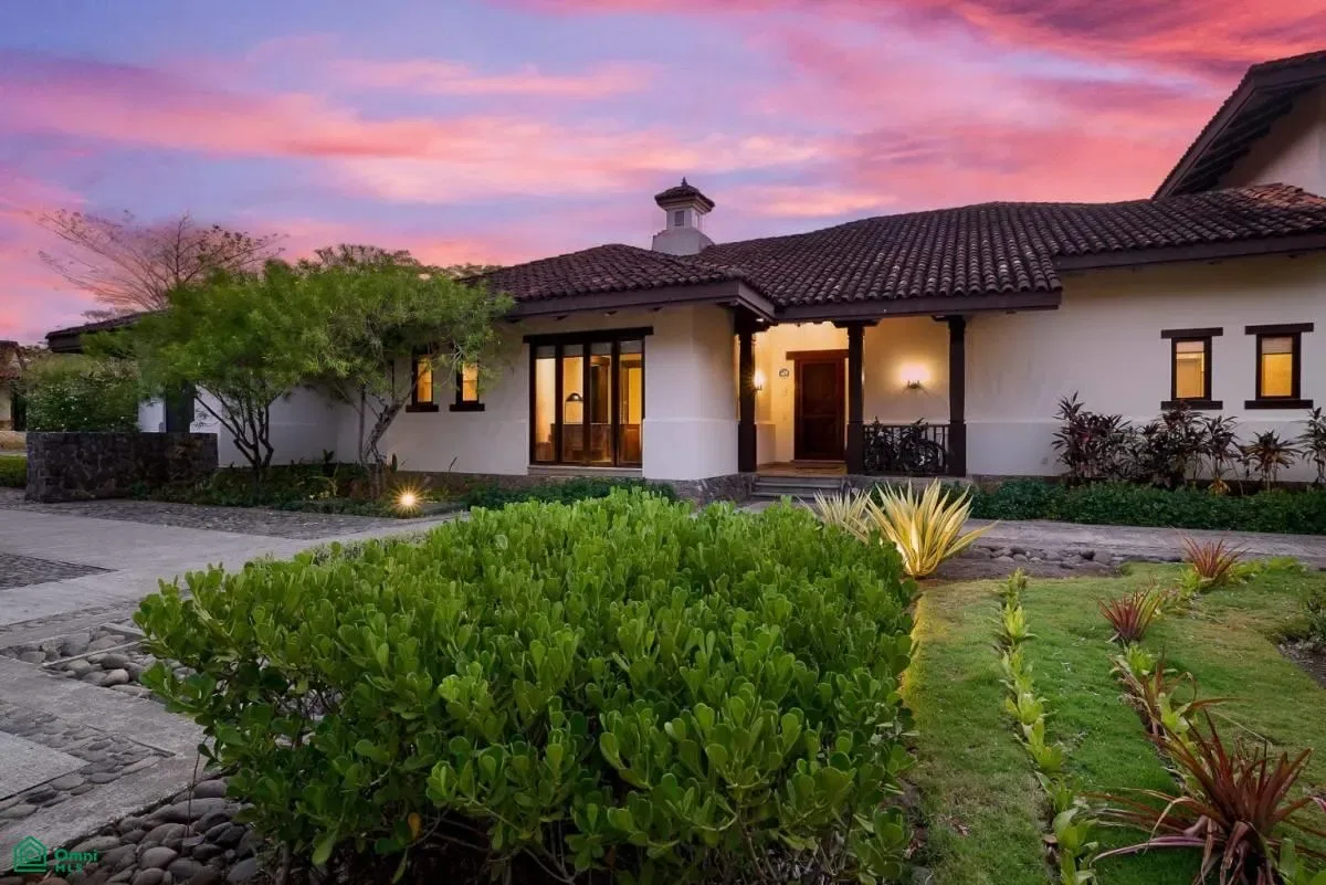 Colonial Style Villa Gated Community Villa 11, Tamarindo, Guanacaste 50309