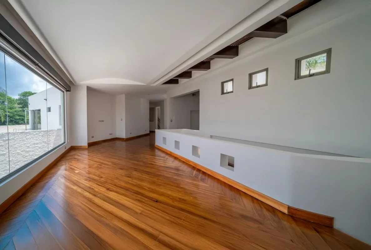 6 habitaciones, Sala, Cocina, Comedor, Tarraza, Piscina, 5/2 Baños, 3 Cocheras o más, jardín muy grande. Finos acabados, con luz natural en toda la casa., photo 15