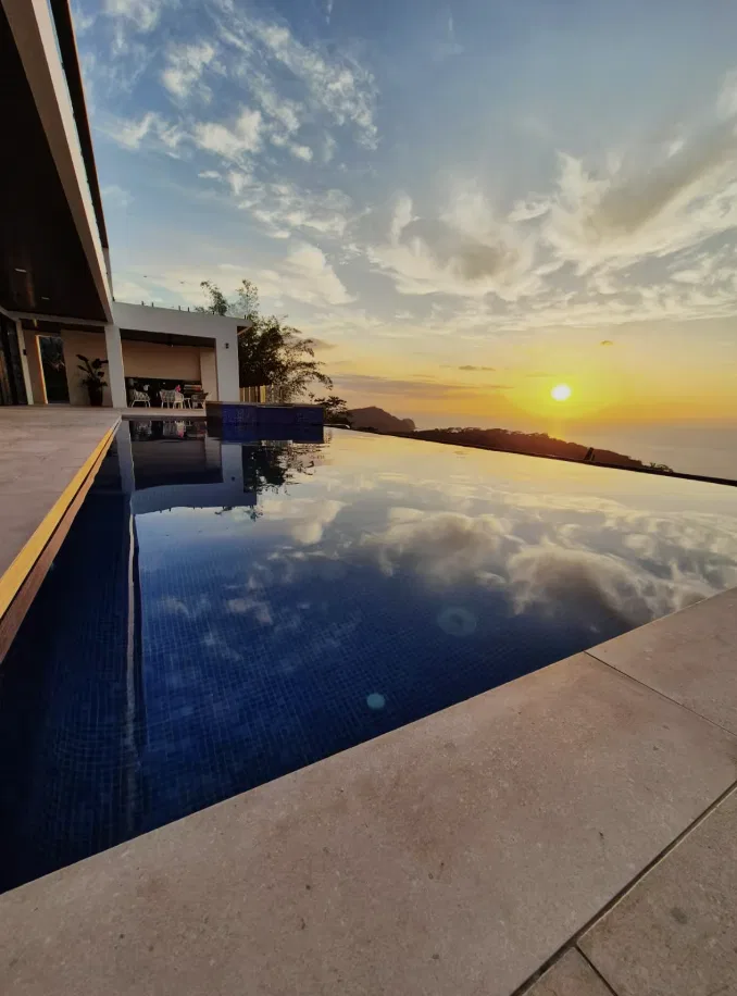 Insane Views!! - Your Ultimate Luxury Home