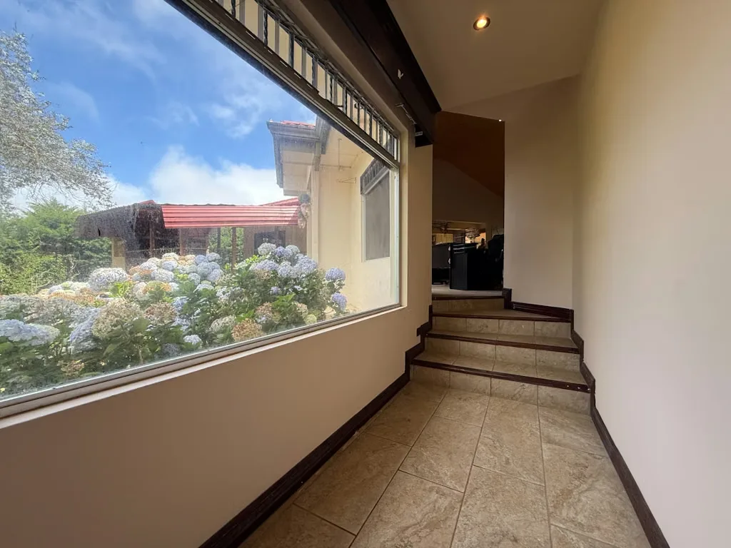 Spectacular Home for Sale in a Private Gated Community, photo 15