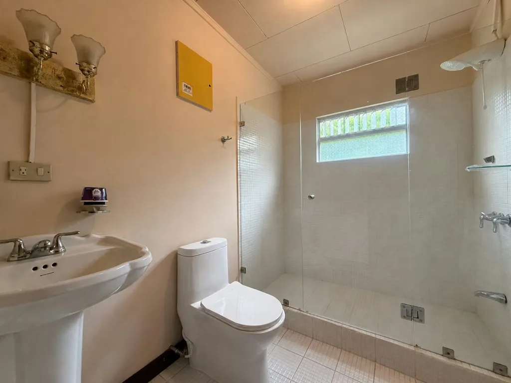 Spectacular Home for Sale in a Private Gated Community, photo 10