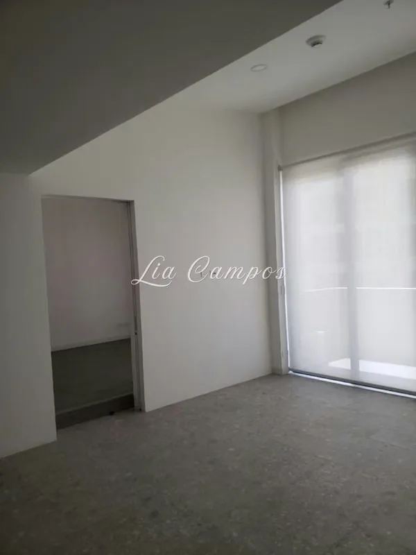 At the entrance to the apartment integrated social space kitchen, living room and dining room., photo 5
