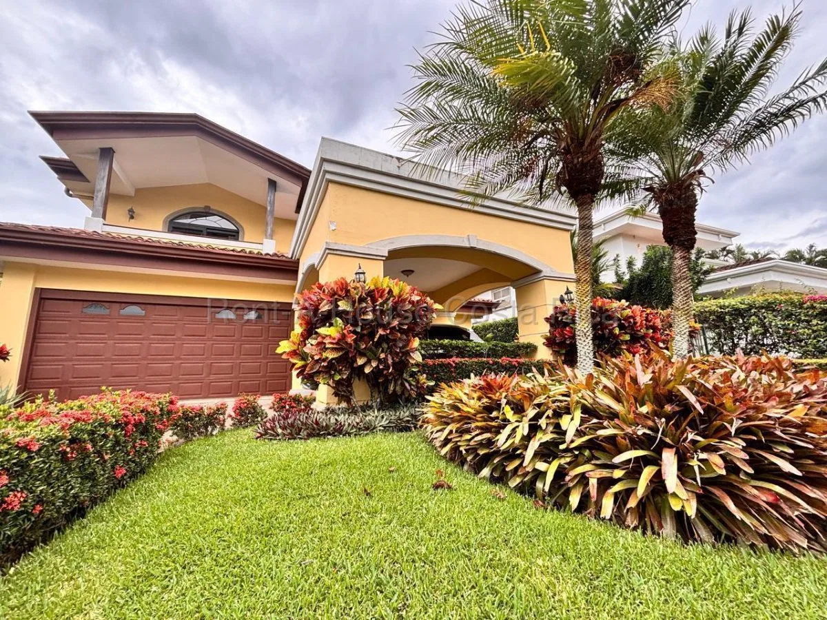 Venta de residencia de lujo en Santa Ana #26-1673 GS - Venta en Santa Ana