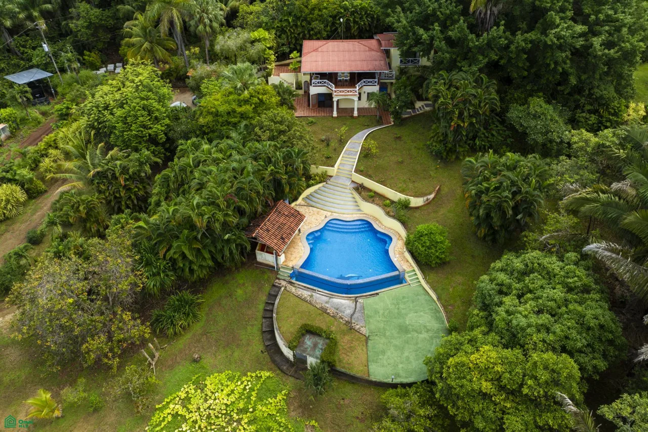 Casa Papaya | Casa tropical cerca del Oceano en Playa Coyote